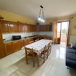 Angelina House Daire Tropea